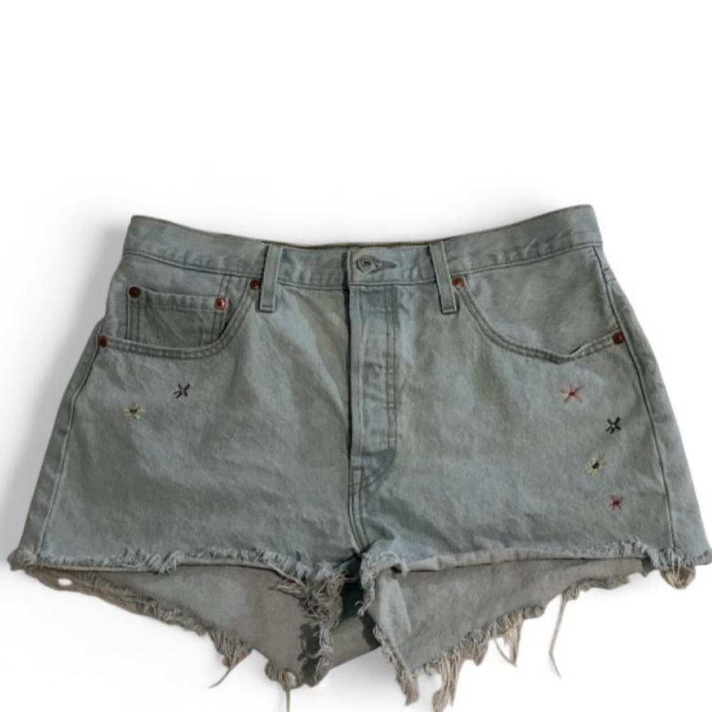 Levi's 501 Denim Shorts Womens 32 Light Blue Embroidered Star Cut‎ Off